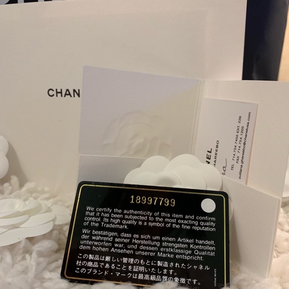 CHANEL red boy flap bag w/ lambskin leather. 2014. - Picture 8 of 8